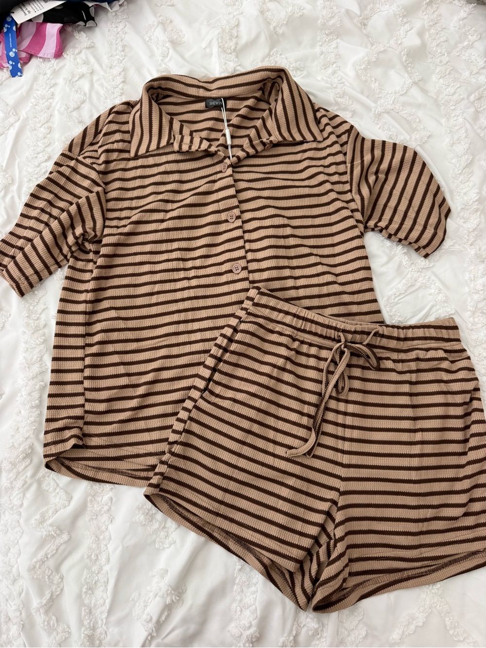 Striped Brown Set - Cozy Short Sleeve & Shorts